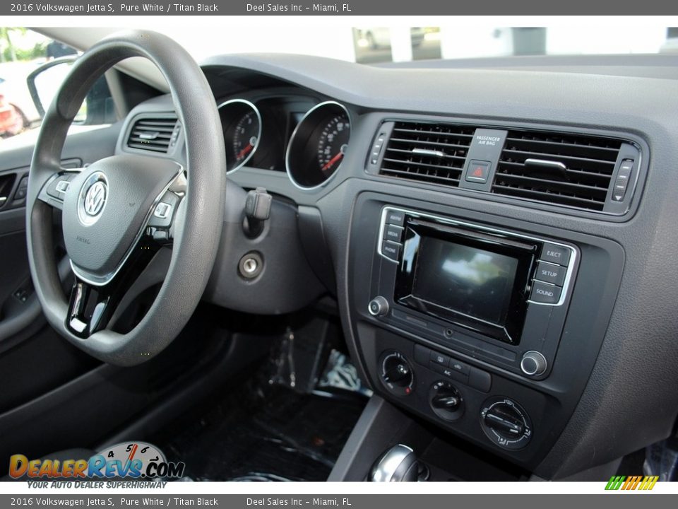 2016 Volkswagen Jetta S Pure White / Titan Black Photo #19