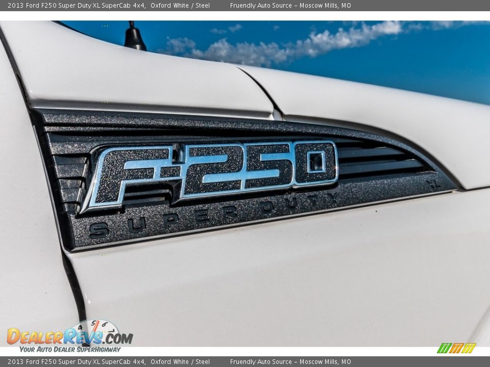 2013 Ford F250 Super Duty XL SuperCab 4x4 Oxford White / Steel Photo #16