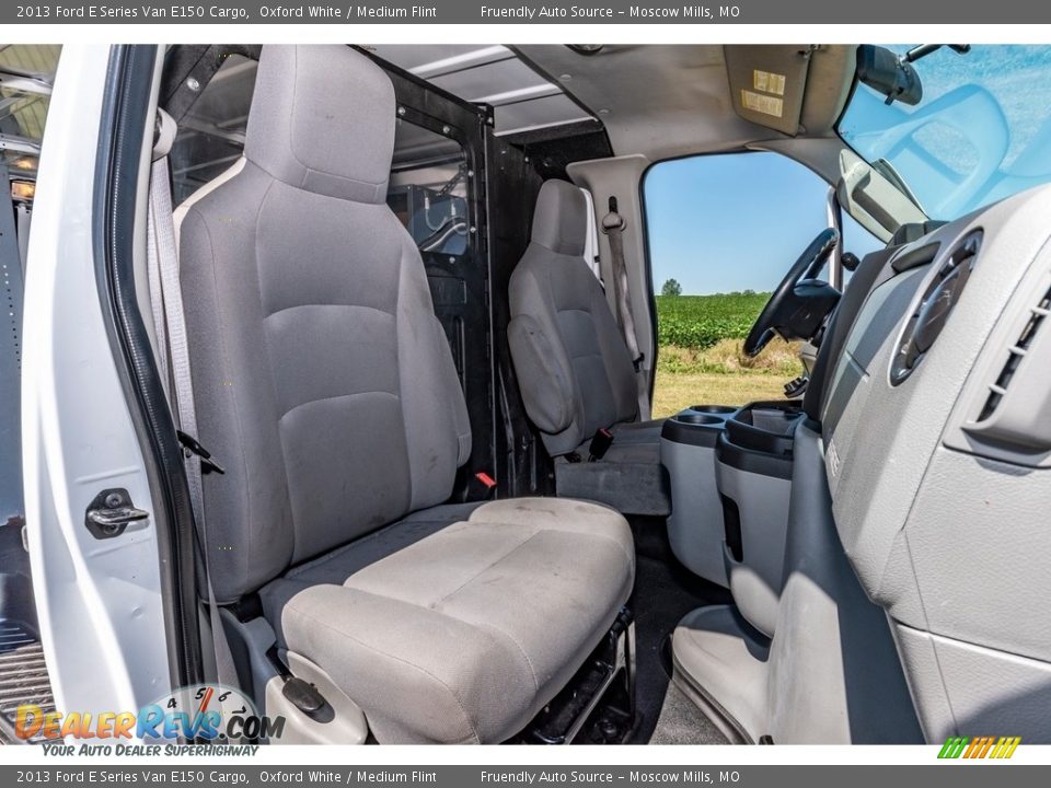 2013 Ford E Series Van E150 Cargo Oxford White / Medium Flint Photo #27