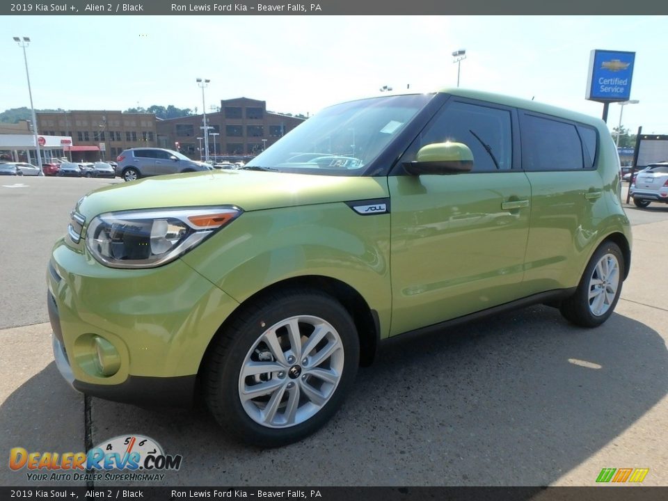 Front 3/4 View of 2019 Kia Soul + Photo #8