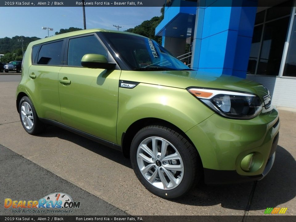 Front 3/4 View of 2019 Kia Soul + Photo #10
