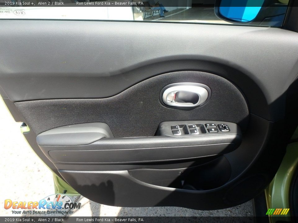 Door Panel of 2019 Kia Soul + Photo #14