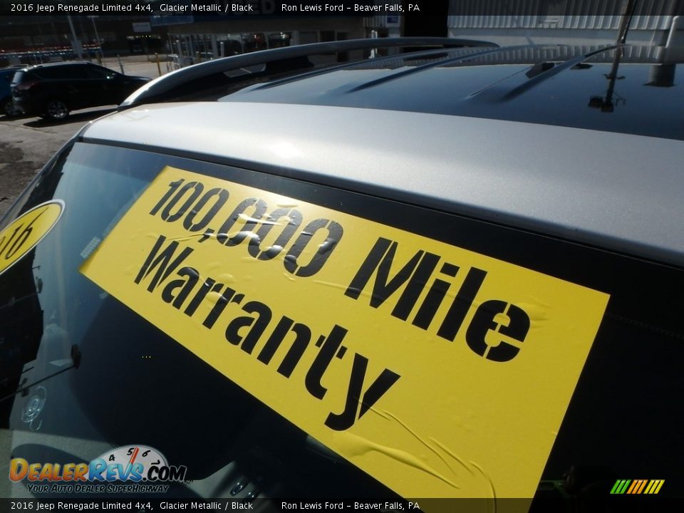 2016 Jeep Renegade Limited 4x4 Glacier Metallic / Black Photo #10