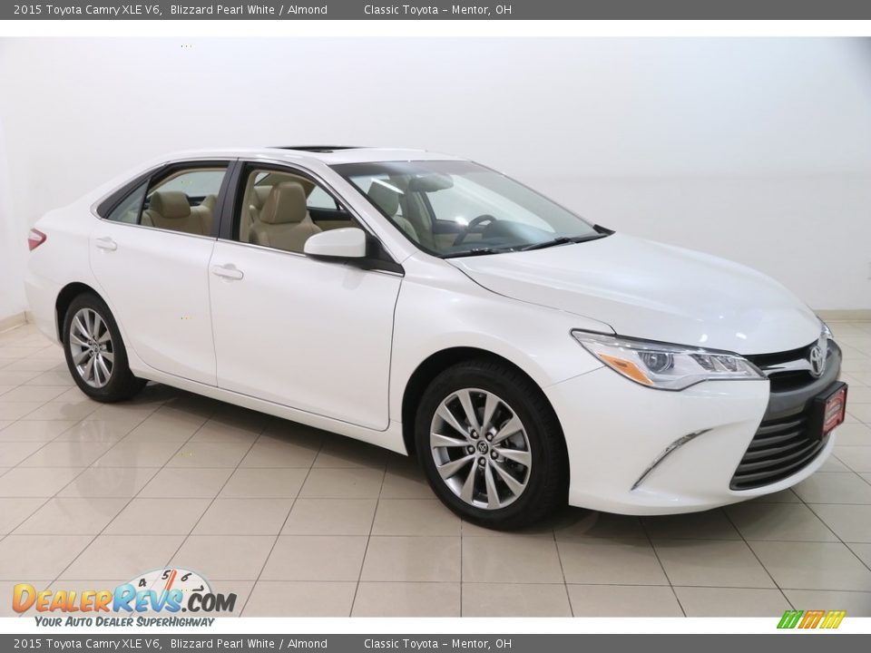 Blizzard Pearl White 2015 Toyota Camry XLE V6 Photo #1