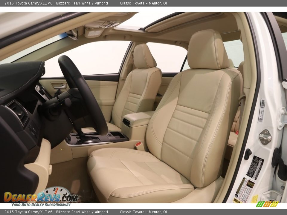 Front Seat of 2015 Toyota Camry XLE V6 Photo #5
