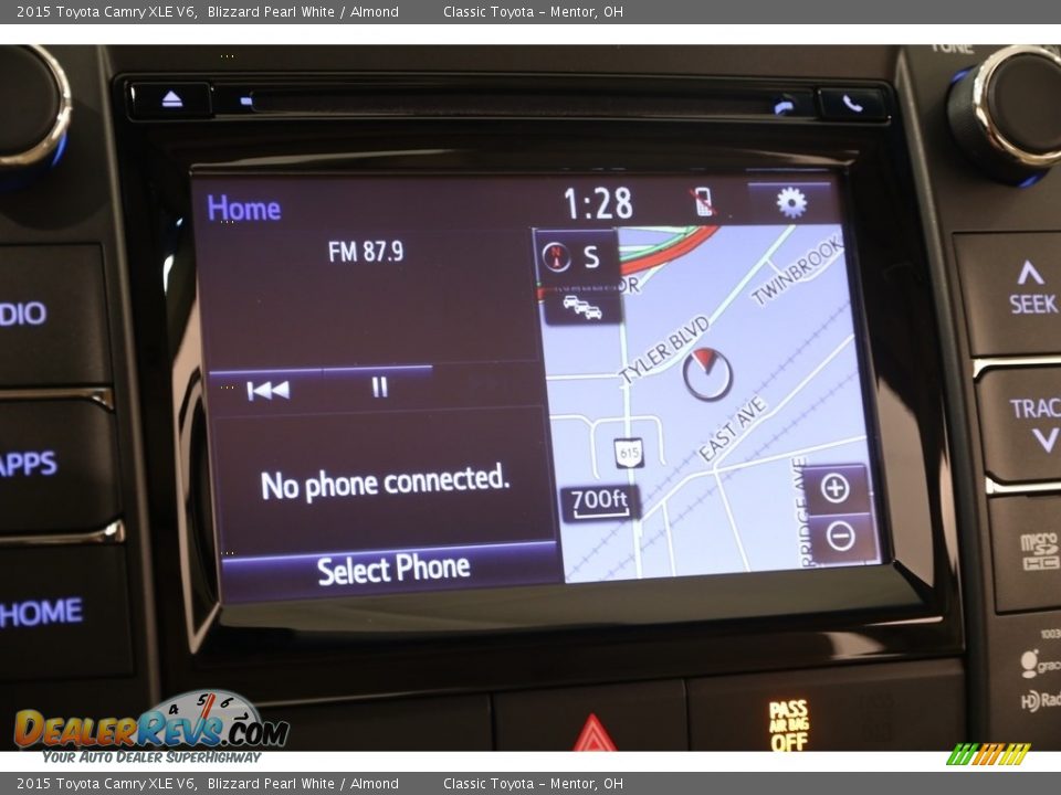 Navigation of 2015 Toyota Camry XLE V6 Photo #10