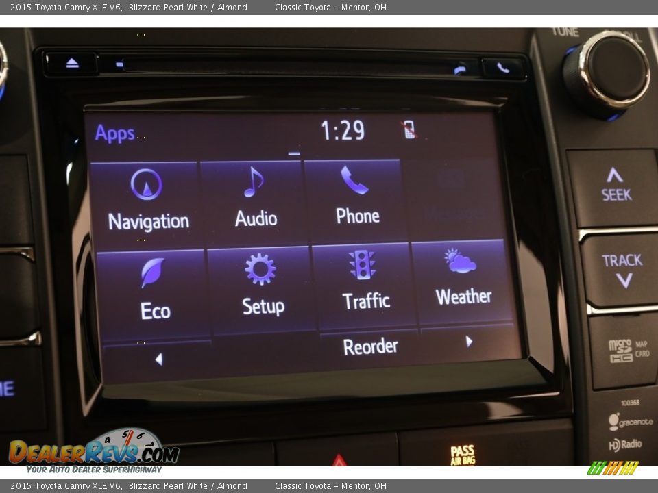 Controls of 2015 Toyota Camry XLE V6 Photo #14