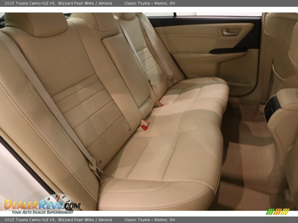 Rear Seat of 2015 Toyota Camry XLE V6 Photo #19