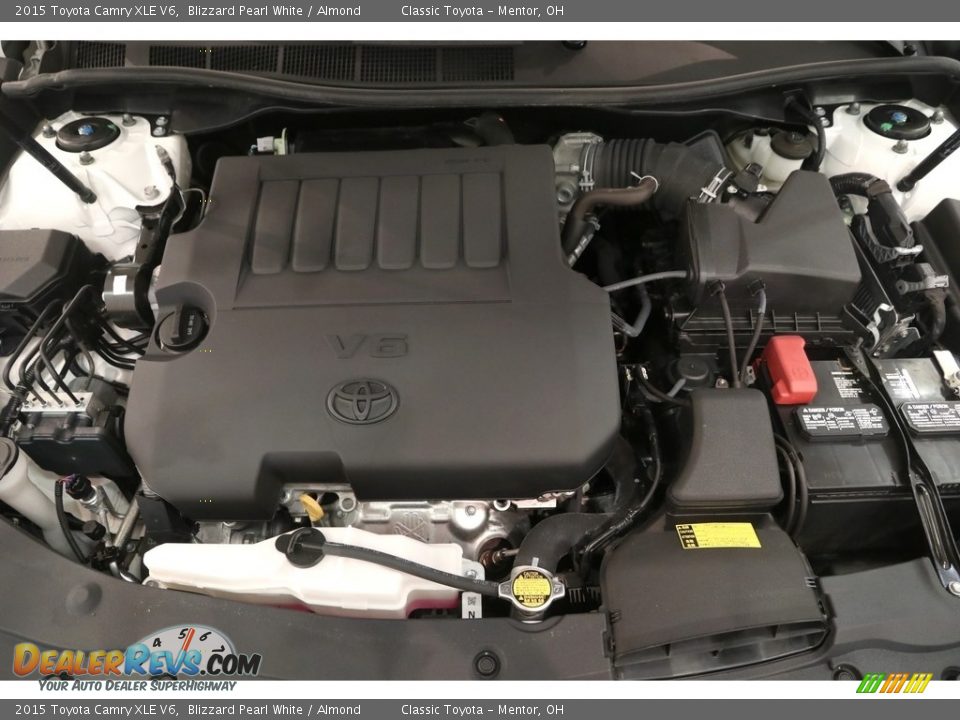 2015 Toyota Camry XLE V6 Blizzard Pearl White / Almond Photo #23
