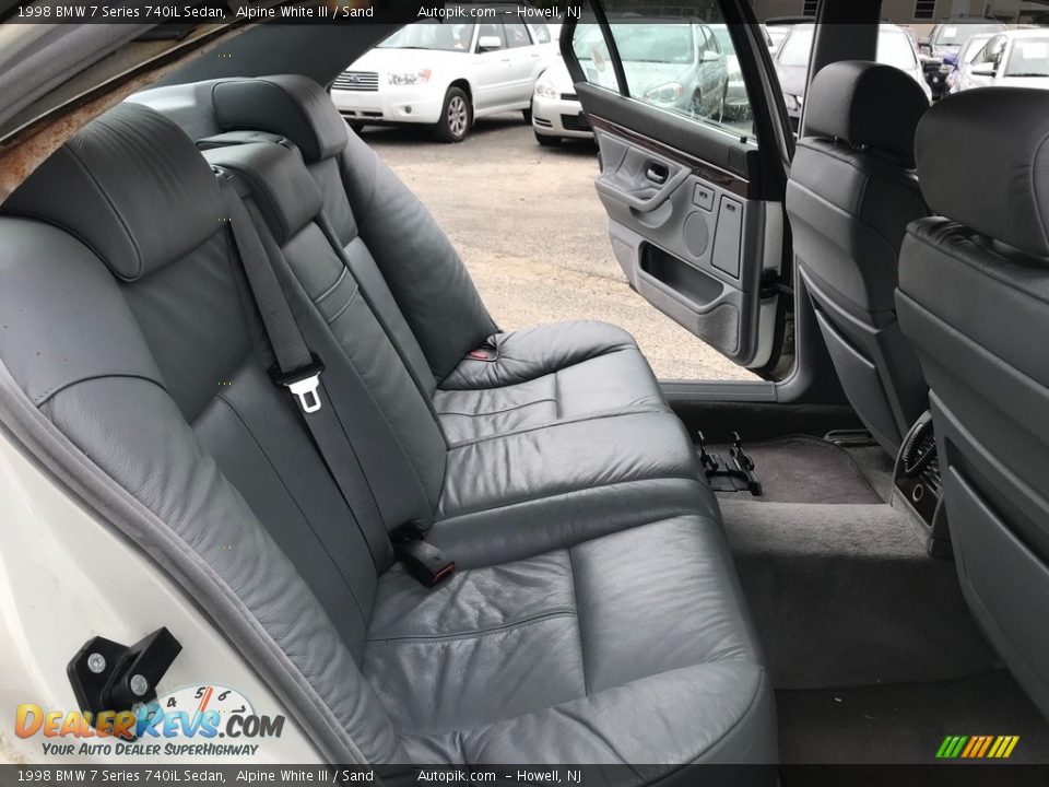 1998 BMW 7 Series 740iL Sedan Alpine White III / Sand Photo #16