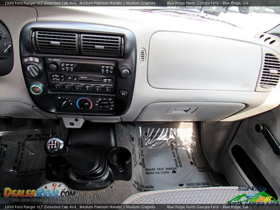 1999 Ford Ranger XLT Extended Cab 4x4 Medium Platinum Metallic / Medium Graphite Photo #15