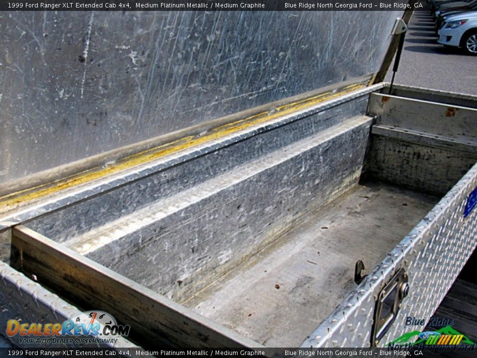1999 Ford Ranger XLT Extended Cab 4x4 Medium Platinum Metallic / Medium Graphite Photo #21