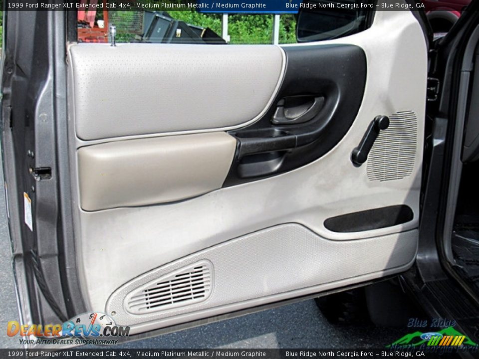 1999 Ford Ranger XLT Extended Cab 4x4 Medium Platinum Metallic / Medium Graphite Photo #23