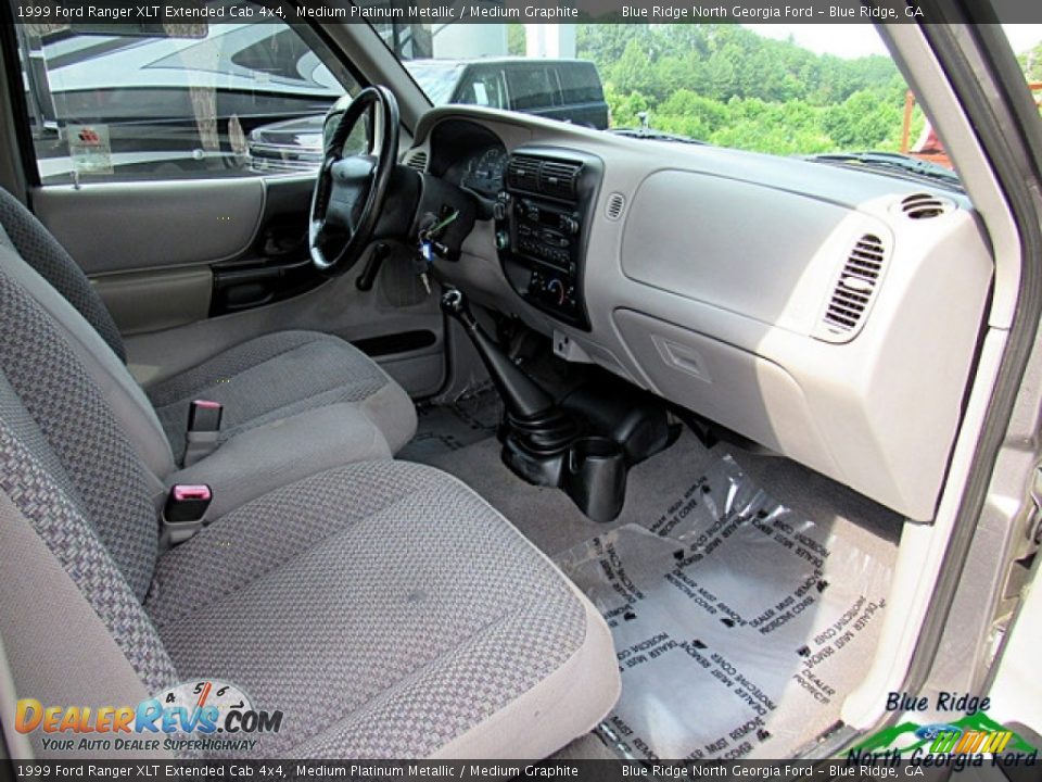 1999 Ford Ranger XLT Extended Cab 4x4 Medium Platinum Metallic / Medium Graphite Photo #25