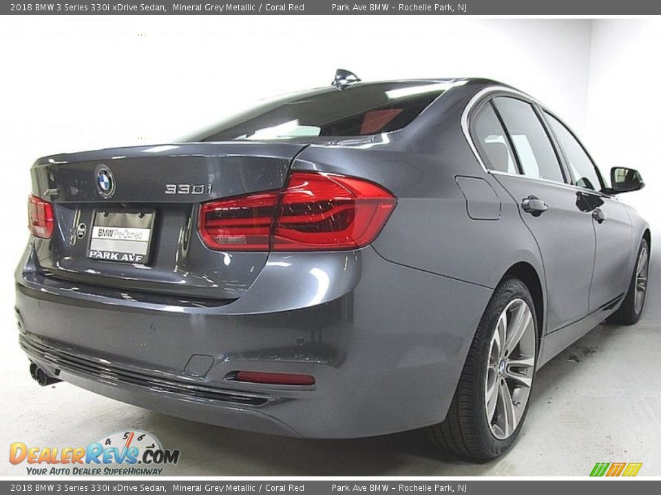 2018 BMW 3 Series 330i xDrive Sedan Mineral Grey Metallic / Coral Red Photo #5