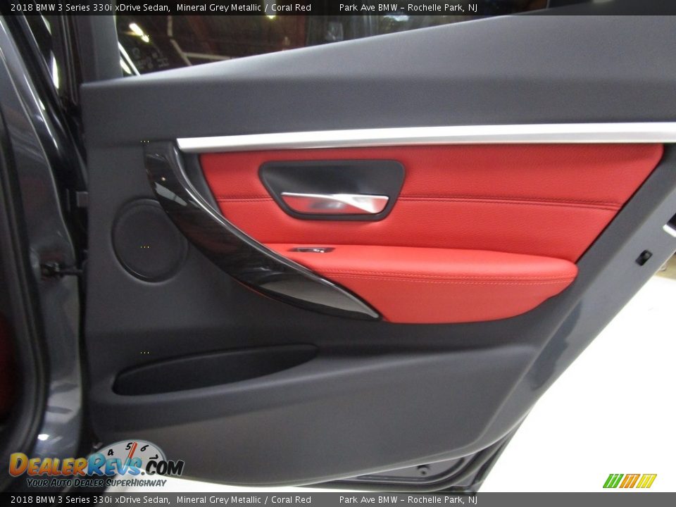 2018 BMW 3 Series 330i xDrive Sedan Mineral Grey Metallic / Coral Red Photo #18