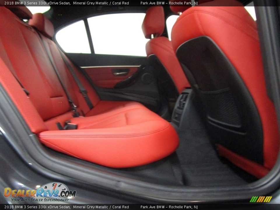 2018 BMW 3 Series 330i xDrive Sedan Mineral Grey Metallic / Coral Red Photo #20