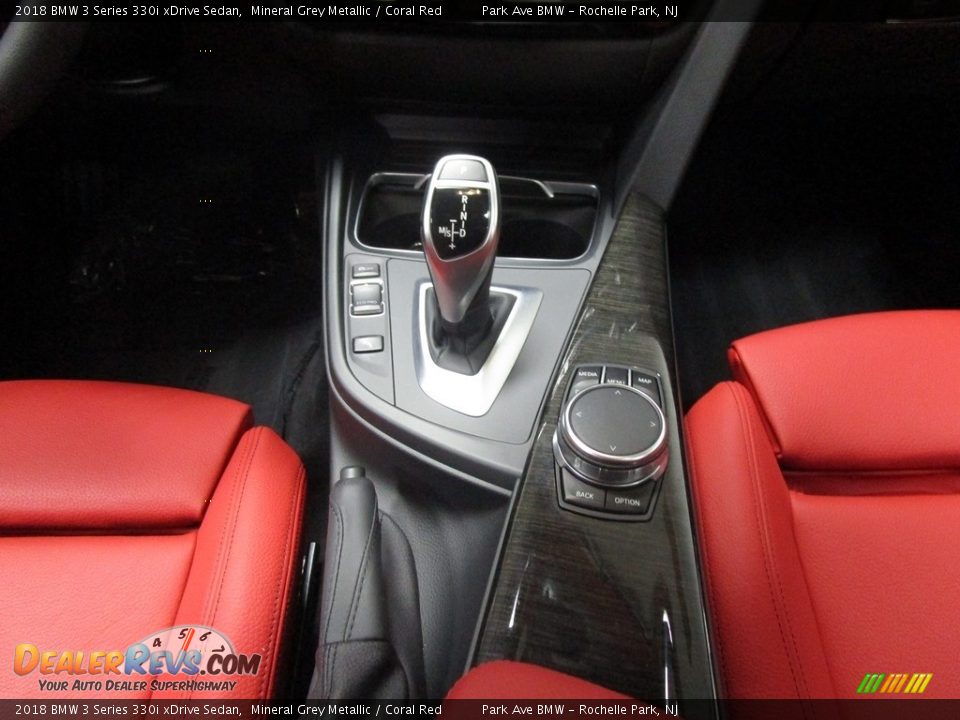 2018 BMW 3 Series 330i xDrive Sedan Mineral Grey Metallic / Coral Red Photo #24