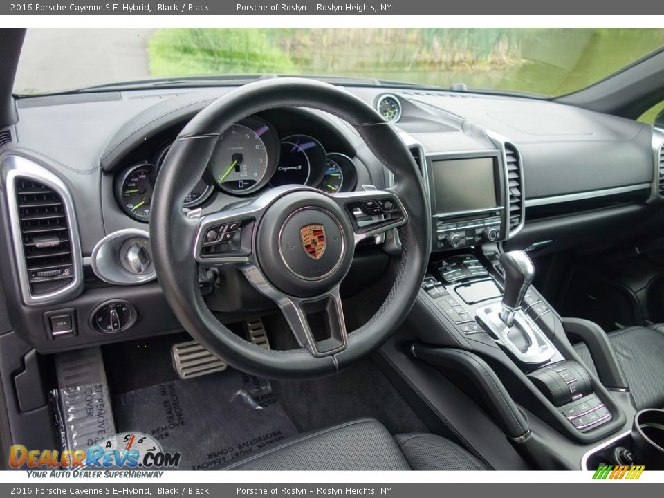 2016 Porsche Cayenne S E-Hybrid Steering Wheel Photo #20