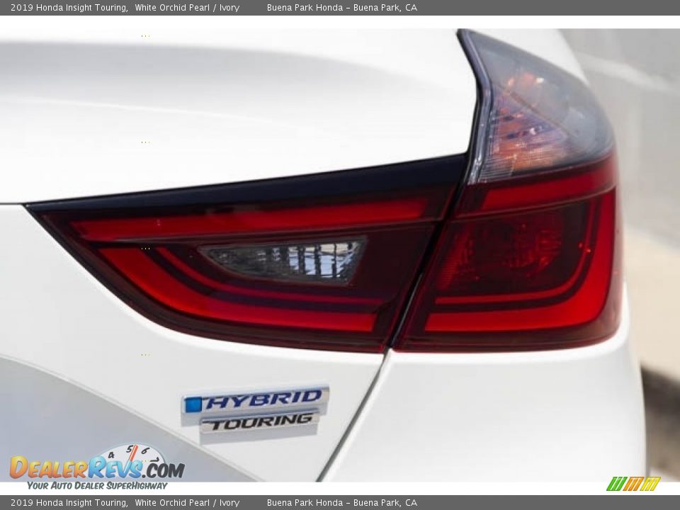 2019 Honda Insight Touring White Orchid Pearl / Ivory Photo #8