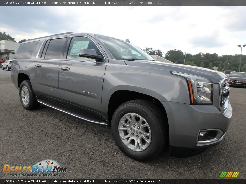 Front 3/4 View of 2018 GMC Yukon XL SLT 4WD Photo #3
