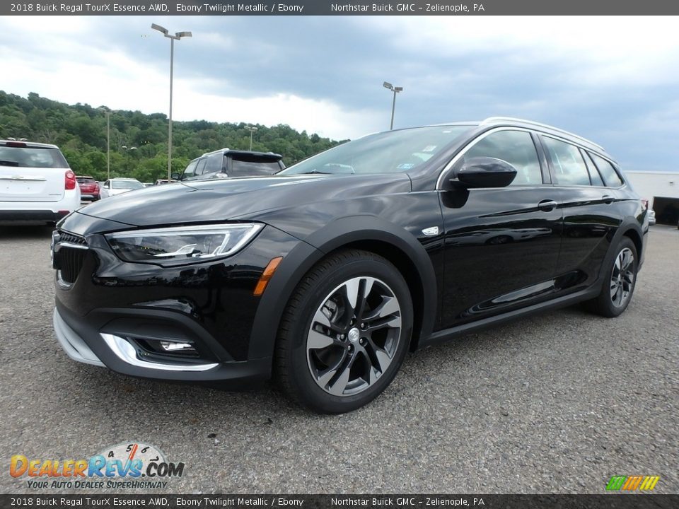 Front 3/4 View of 2018 Buick Regal TourX Essence AWD Photo #1