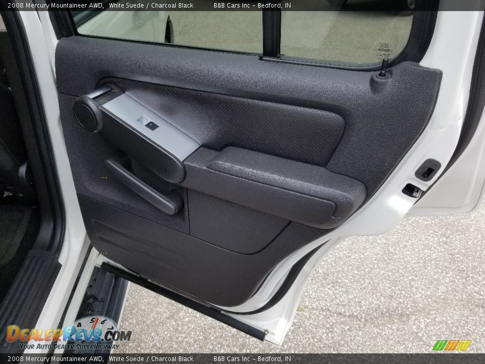 2008 Mercury Mountaineer AWD White Suede / Charcoal Black Photo #10