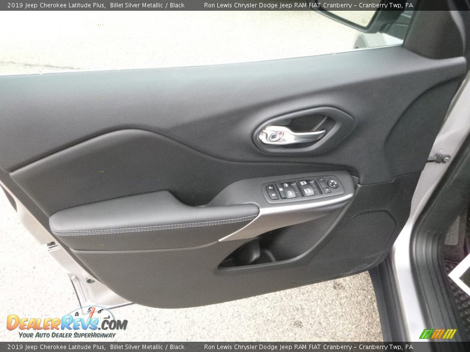2019 Jeep Cherokee Latitude Plus Billet Silver Metallic / Black Photo #13