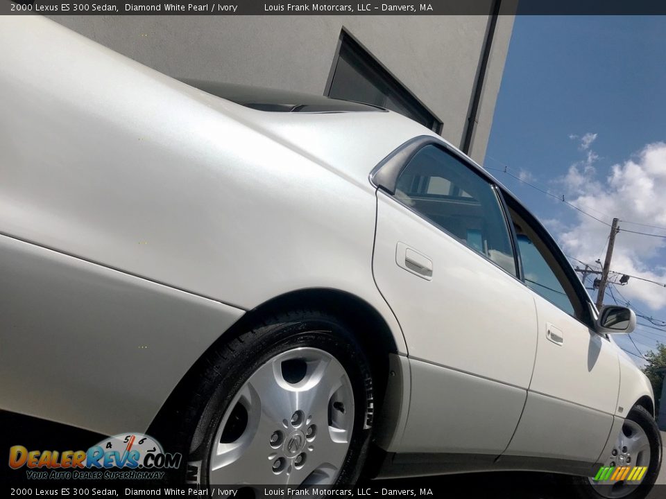 2000 Lexus ES 300 Sedan Diamond White Pearl / Ivory Photo #21