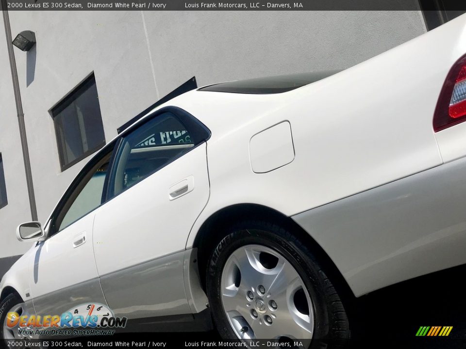 2000 Lexus ES 300 Sedan Diamond White Pearl / Ivory Photo #23