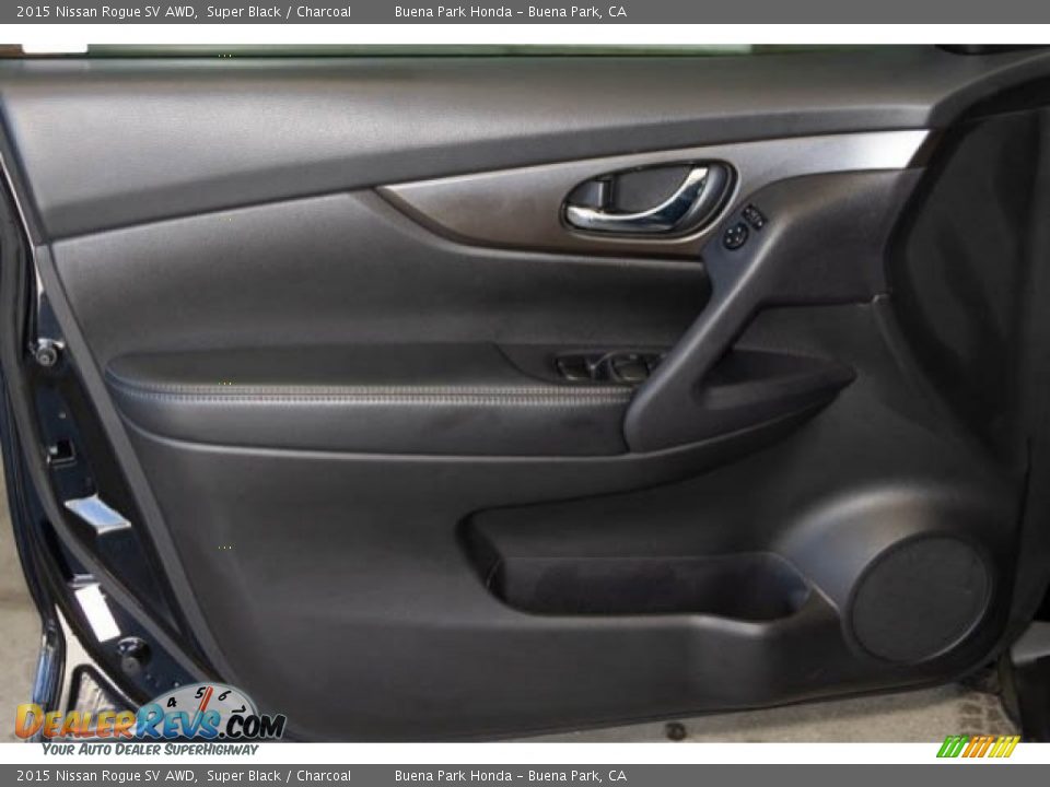 2015 Nissan Rogue SV AWD Super Black / Charcoal Photo #28