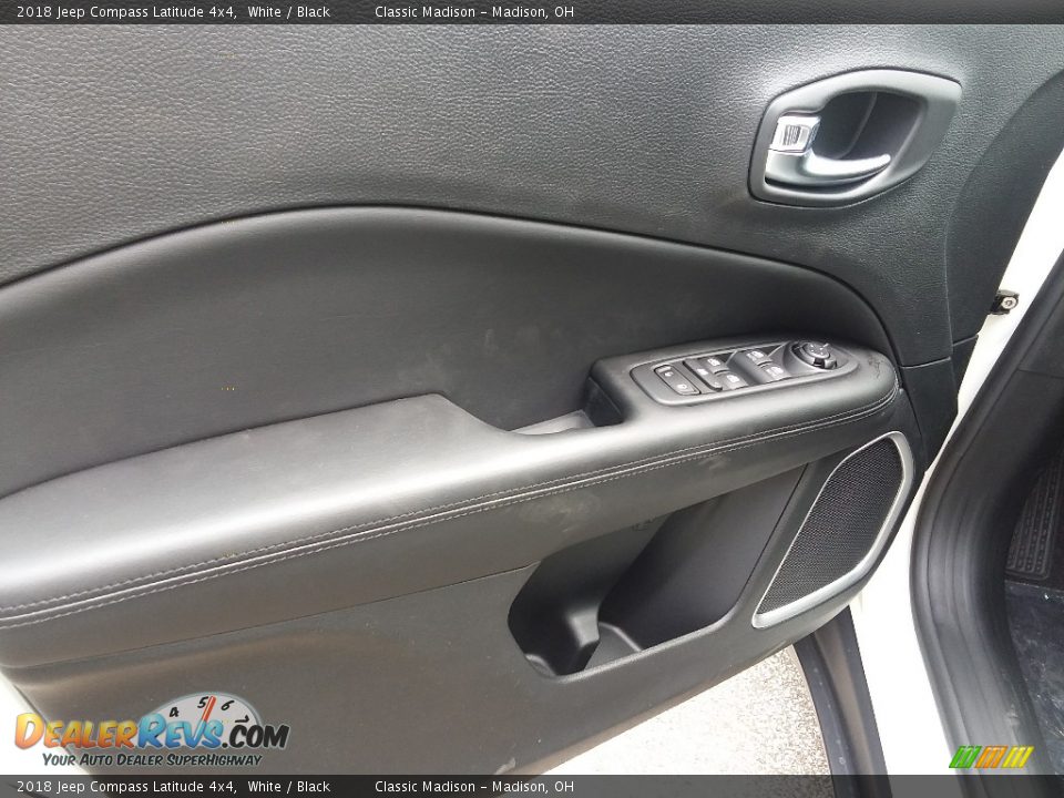 2018 Jeep Compass Latitude 4x4 White / Black Photo #3