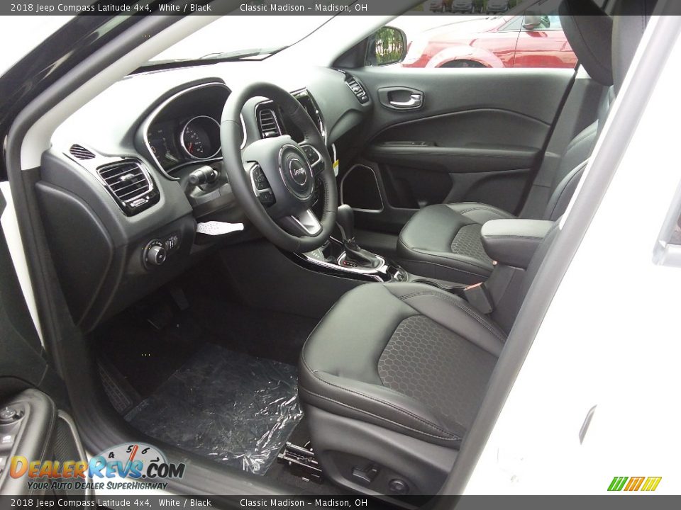 2018 Jeep Compass Latitude 4x4 White / Black Photo #4