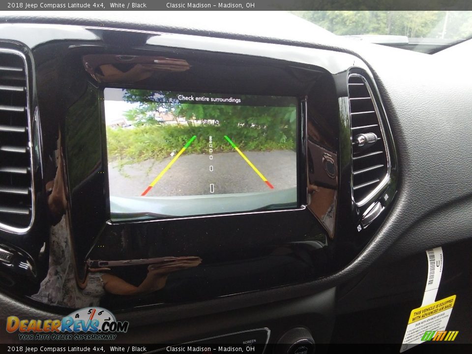 2018 Jeep Compass Latitude 4x4 White / Black Photo #9