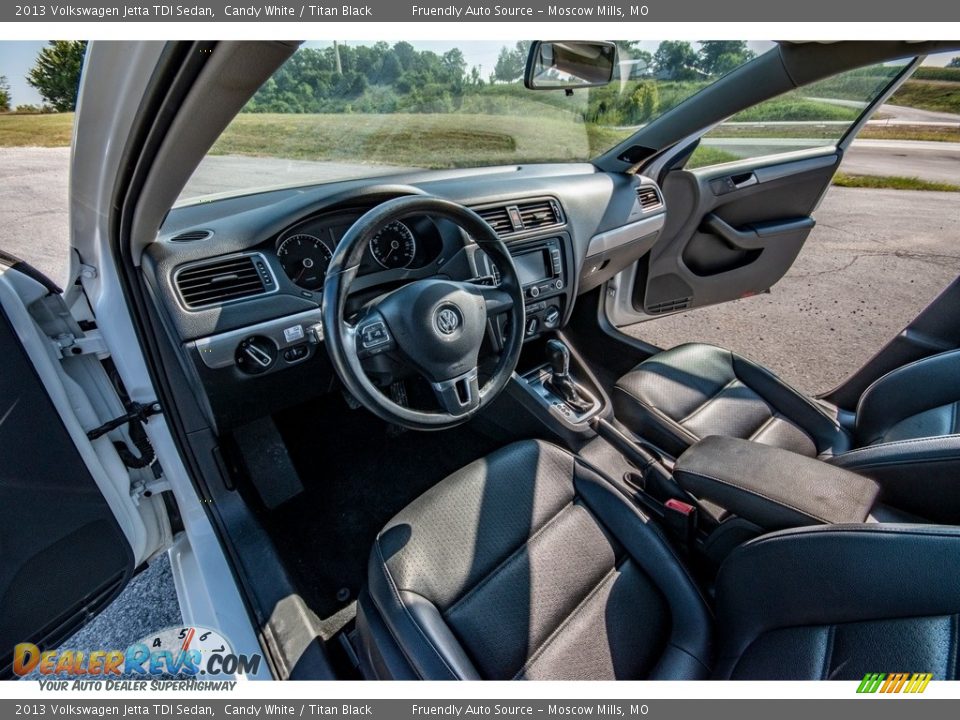 2013 Volkswagen Jetta TDI Sedan Candy White / Titan Black Photo #20