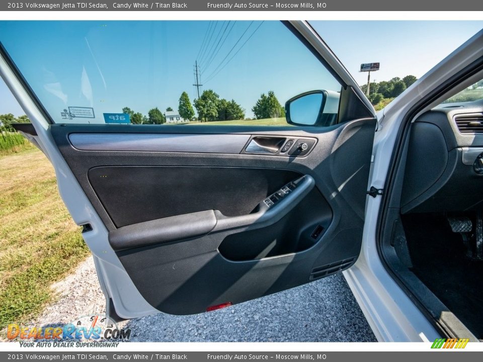 2013 Volkswagen Jetta TDI Sedan Candy White / Titan Black Photo #21