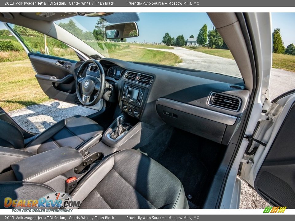 2013 Volkswagen Jetta TDI Sedan Candy White / Titan Black Photo #29