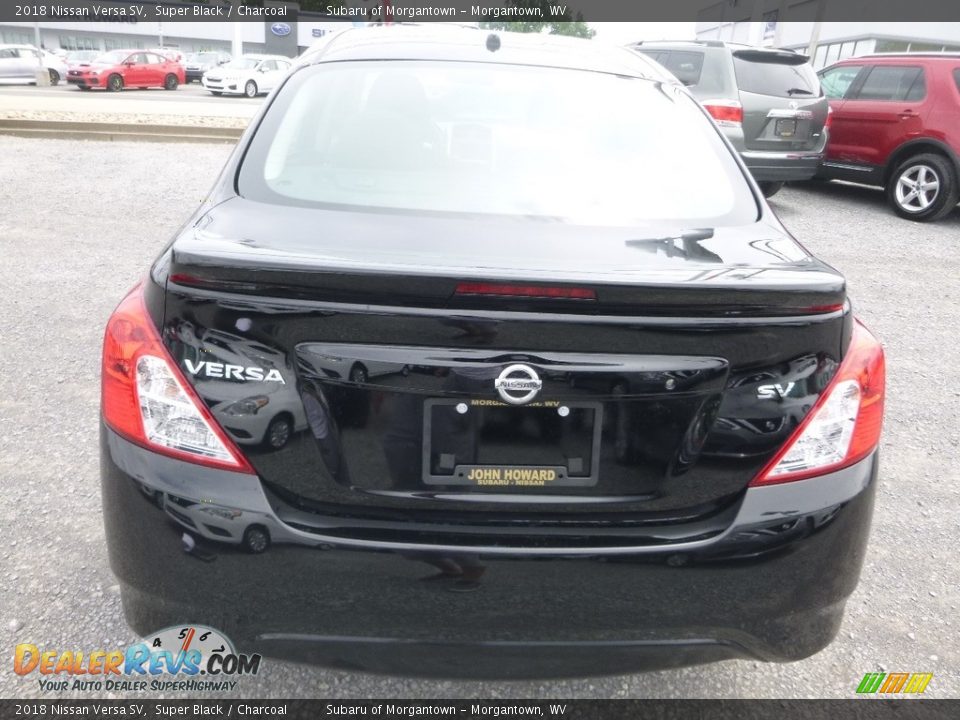 2018 Nissan Versa SV Super Black / Charcoal Photo #5