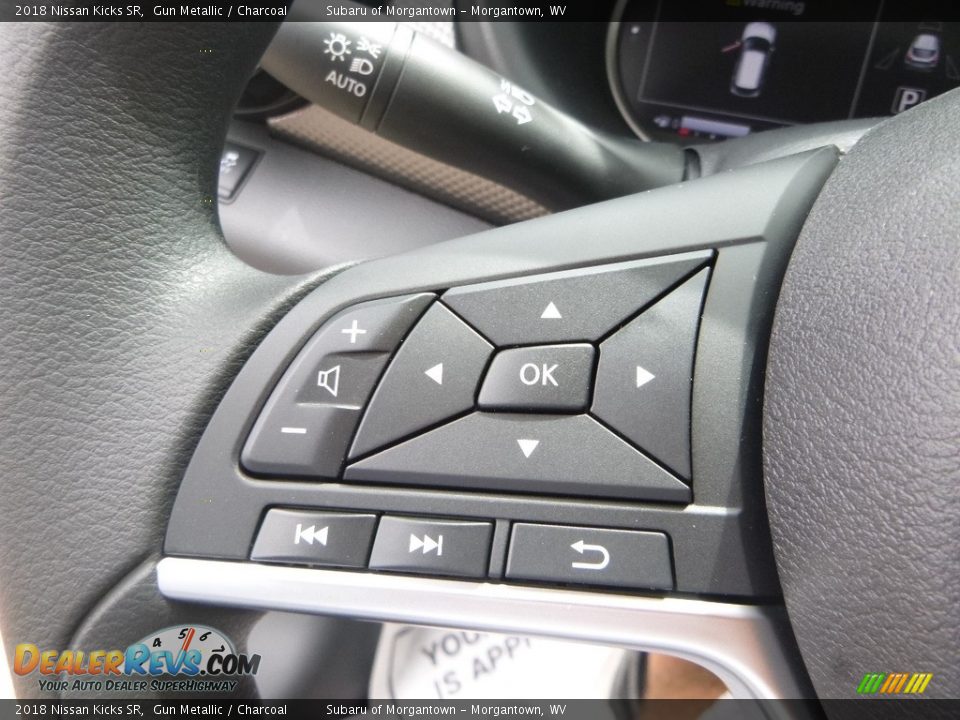 Controls of 2018 Nissan Kicks SR Photo #20