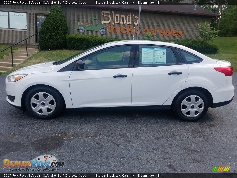 2017 Ford Focus S Sedan Oxford White / Charcoal Black Photo #1