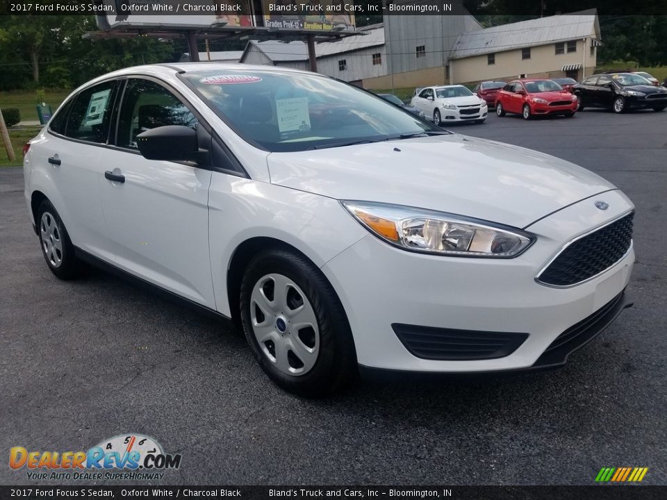 2017 Ford Focus S Sedan Oxford White / Charcoal Black Photo #8