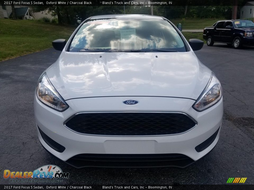 2017 Ford Focus S Sedan Oxford White / Charcoal Black Photo #9