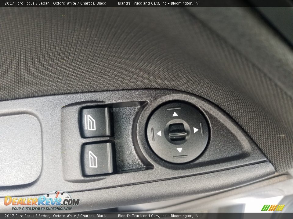 2017 Ford Focus S Sedan Oxford White / Charcoal Black Photo #12