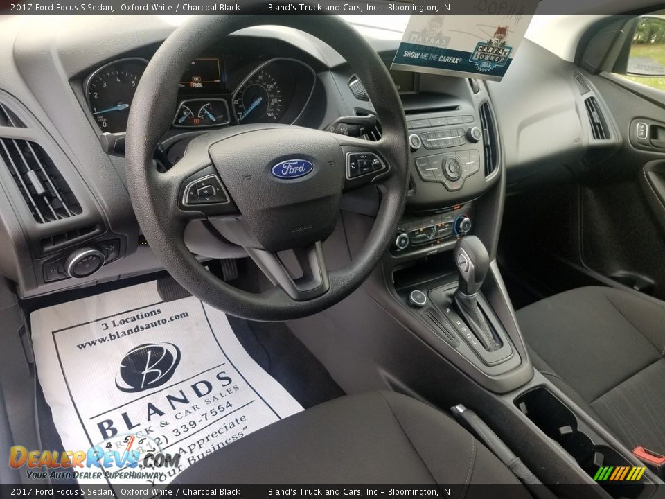 2017 Ford Focus S Sedan Oxford White / Charcoal Black Photo #16