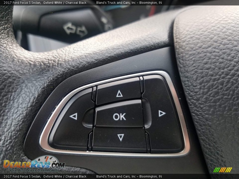 2017 Ford Focus S Sedan Oxford White / Charcoal Black Photo #19