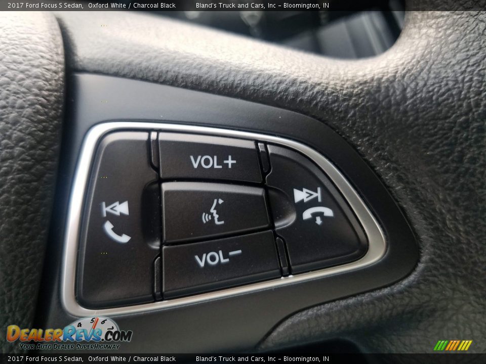 2017 Ford Focus S Sedan Oxford White / Charcoal Black Photo #20