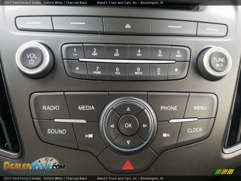2017 Ford Focus S Sedan Oxford White / Charcoal Black Photo #26