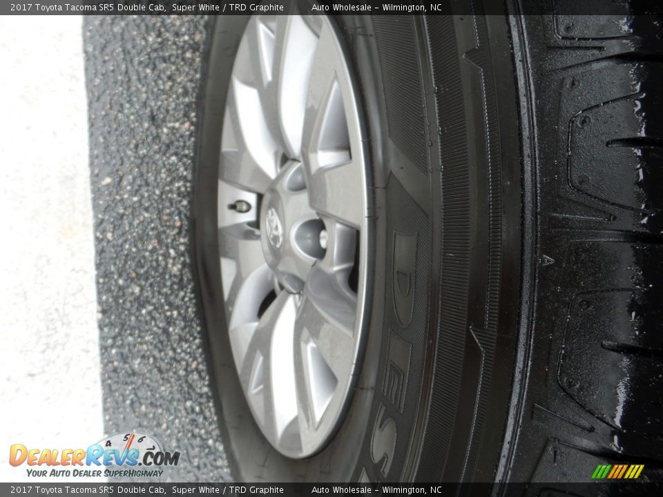 2017 Toyota Tacoma SR5 Double Cab Super White / TRD Graphite Photo #8