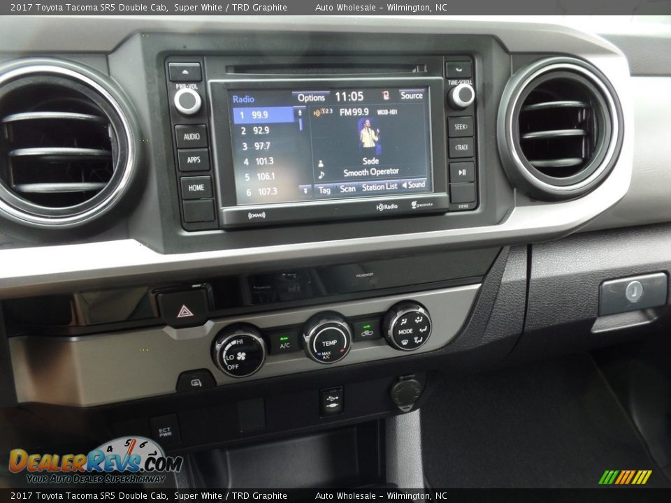 2017 Toyota Tacoma SR5 Double Cab Super White / TRD Graphite Photo #17