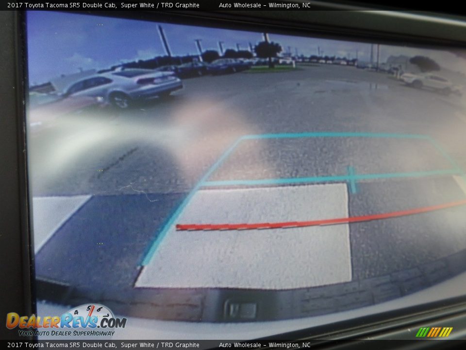 2017 Toyota Tacoma SR5 Double Cab Super White / TRD Graphite Photo #18